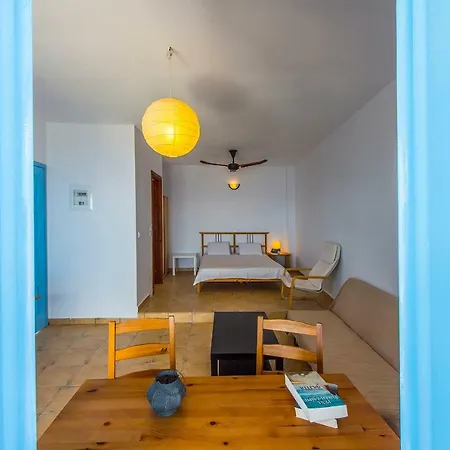 Maki House