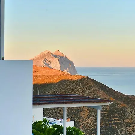 Maki House Anafi